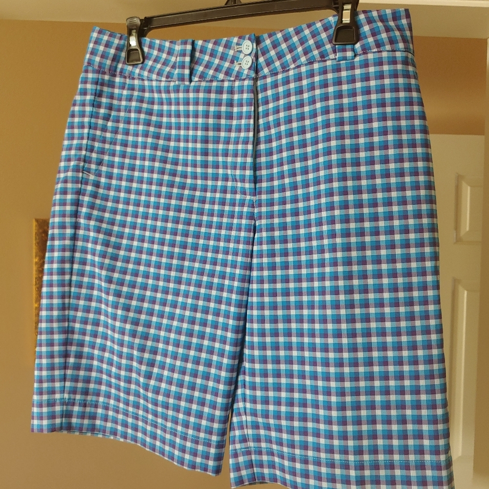 Women's~ Nike Dry Fit Golf Shorts Size 10